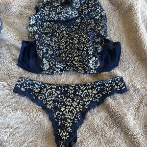 NWOT 36DD/L Dream angels high neck Lace Floral Lingerie Set in Navy and silver